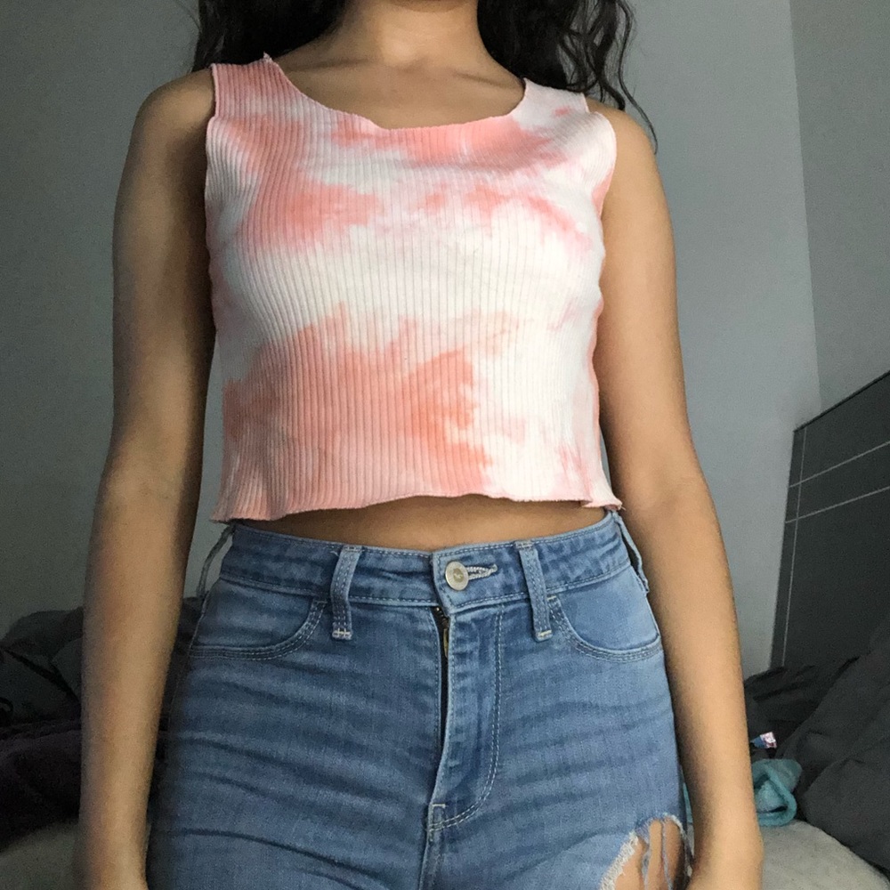 Cropped tie dye shirt